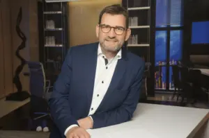 Rechtsanwalt Schleifer am Schreibtisch
