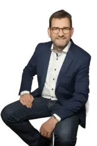 Seriöses Foto des Rechtsanwalts Markus Schleifer im Anzug